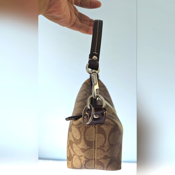 Coach Heritage Stripe Top Handle Pouch - Picture 2 of 12